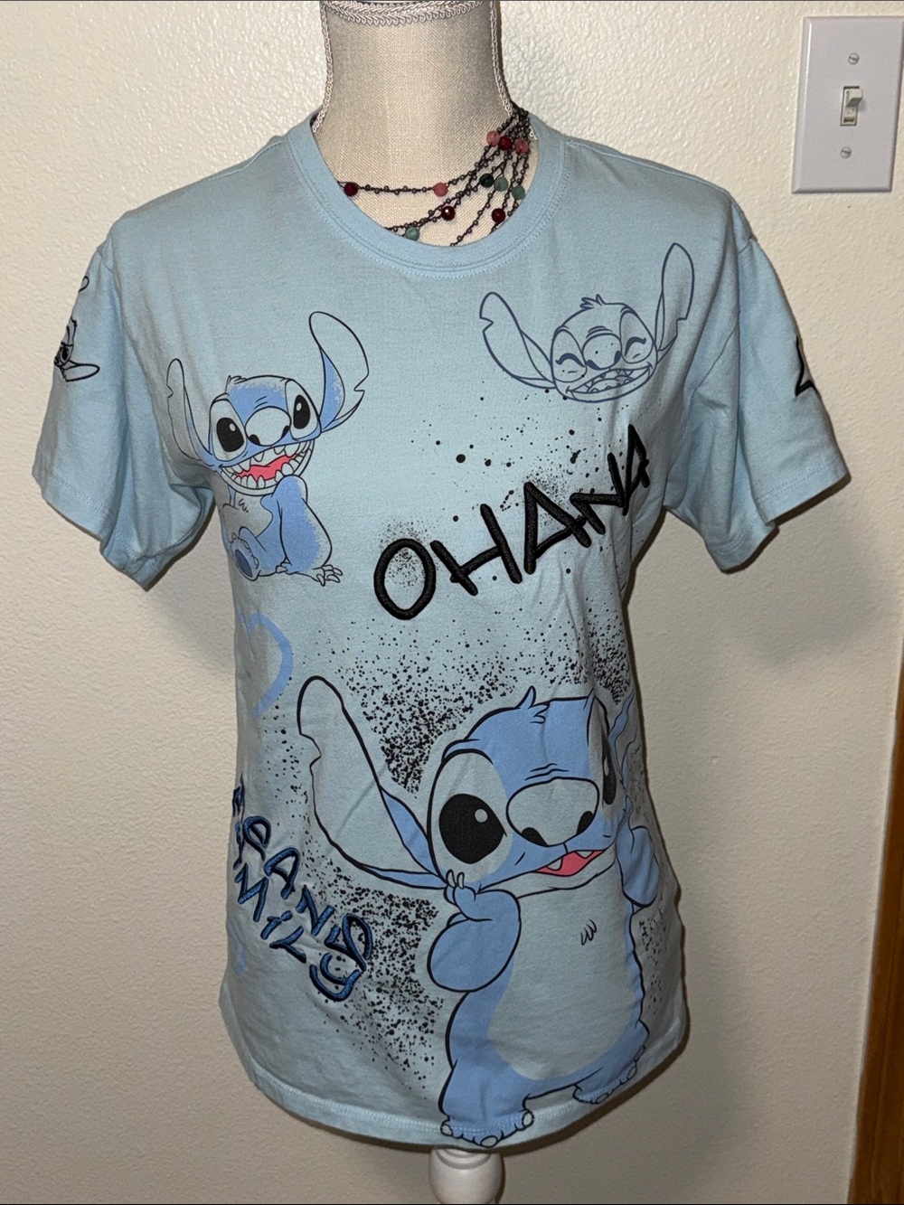 Disney Stitch Ohana Graphic Tee size XS